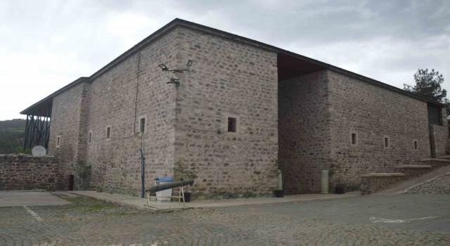 Osmanlı Devletinin temellerini oluşturan medrese birçok özelliğiyle dikkat çekiyor