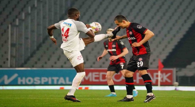 Otabek Shukurov ve Emiliano Viviano, Galatasaray maçında yok!