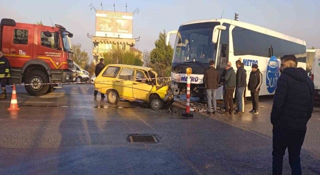 Akhisar’da Otomobil ile yolcu otobüsü çarpıştı: 1 ölü