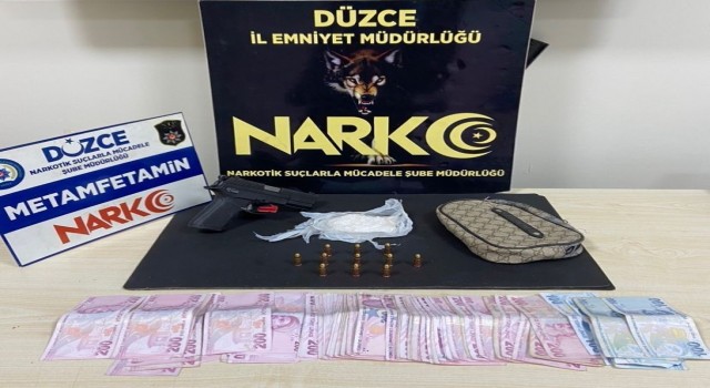 Otoyolda durdurulan araçtan uyuşturucu çıktı