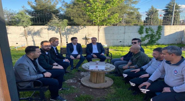 Öz Sağlık İş Sendikası Diyarbakır Şube Başkanı Aküzümden sağlık çalışanları ile bir araya geldi