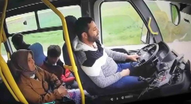 (Özel) Yolcu dolu otobüsün şoförü uyuyakaldı, yolcular ölümden böyle döndü