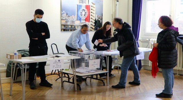 Pariste elektrikli scooter kullanımı için referandum düzenlendi