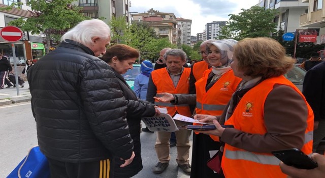 Pazar esnafından Cumhurbaşkanı Erdoğana destek: “Biz eniştemizi seviyoruz, her zaman arkasındayız”