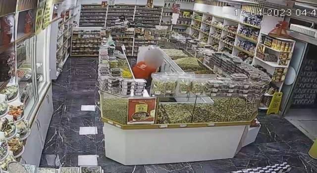 Petrol istasyonundan 600 bin liralık soygun kamerada