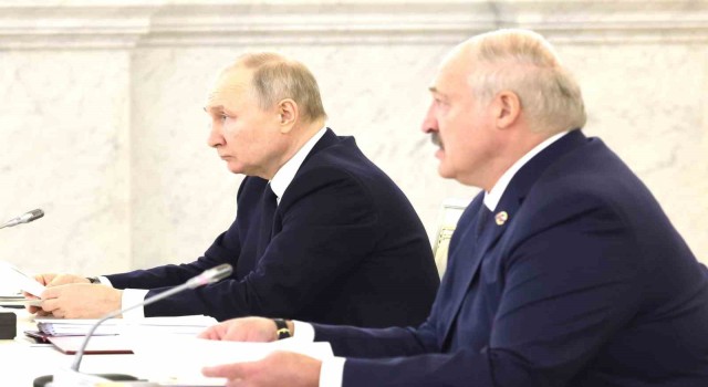 Putin ve Lukaşenko, Moskova'da bir araya geldi