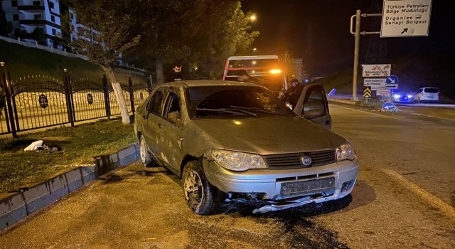Adıyaman’da Refüje çıkan otomobilin sürücüsü yaralandı