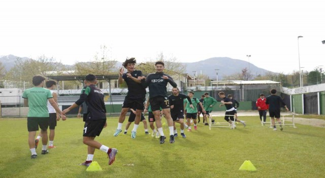 Rizeyi eleyen genç horozlarda hedef Pendikspor