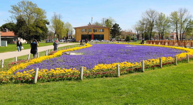 Sakarya rengarenk yüzüyle bayrama hazır