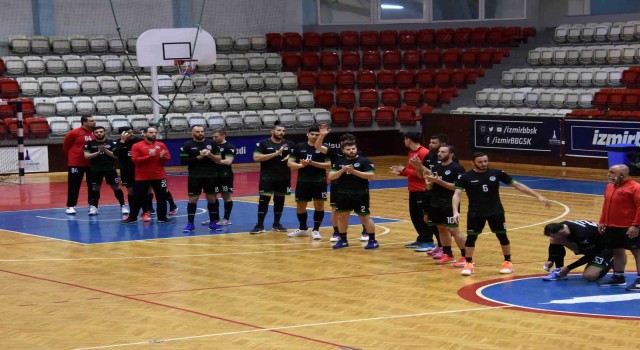 Sakaryanın hentbol takımı İzmirden galibiyetle dönüyor