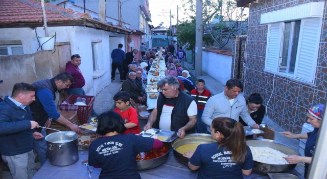 Salihli Belediyesi ‘İftarda Sizinleyiz geleneğini sürdürüyor