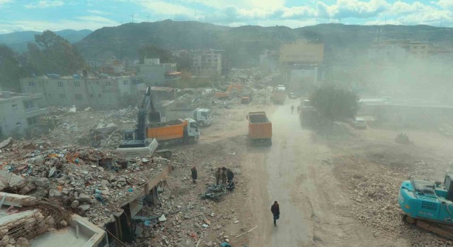 Samandağda enkaz kaldırma çalışmaları havadan görüntülendi