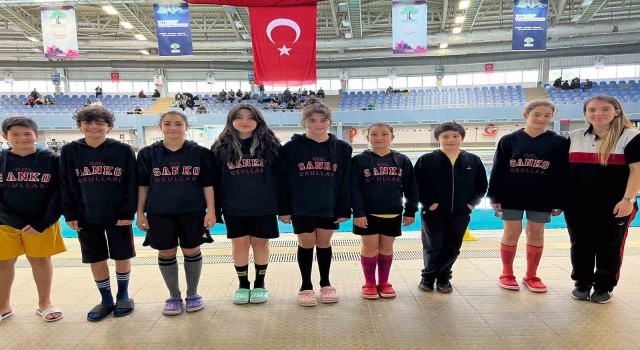 SANKO Okullarının yüzme başarısı