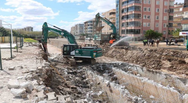 Şanlıurfada 17 kişinin öldüğü selin ardından derelerde çalışma başlatıldı