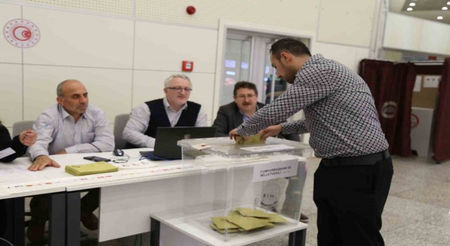 Sarp Sınır Kapısında oy kullanma işlemi başladı