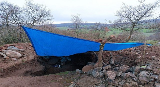 Savaştepede kaçak kazı yapan 3 şahsa operasyon