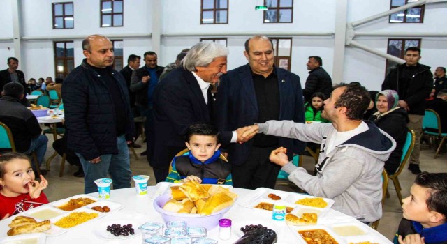 Şehit ve gazi aileleriyle bir araya geldi