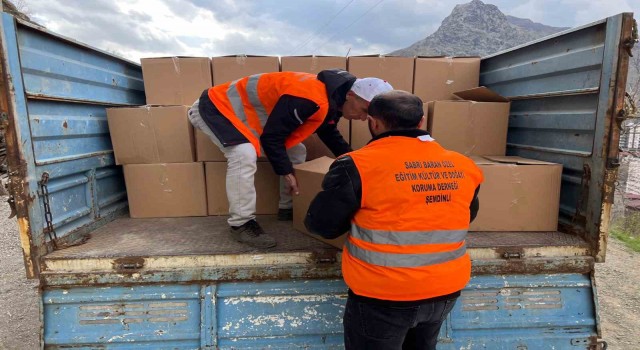 Şemdinli ve Yüksekovadaki 4 bin 350 aileye gıda yardımı