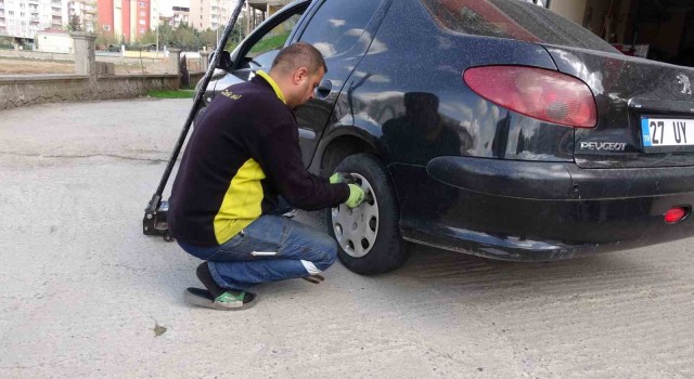 Siirtte oto lastikçilerinde iş yoğunluğu arttı