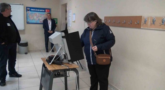 Silivride yaşayan çifte vatandaşlar oylarını kullanıyor