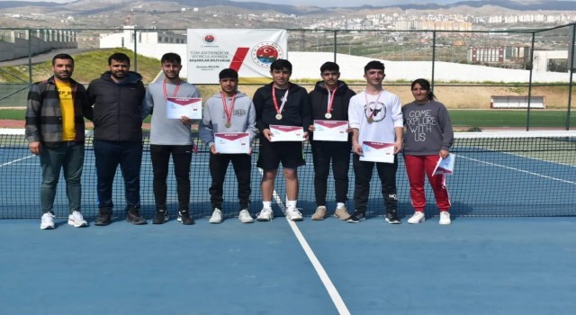 Şırnakta 12 ilden 145 sporcunun katıldığı tenis müsabakaları sona erdi