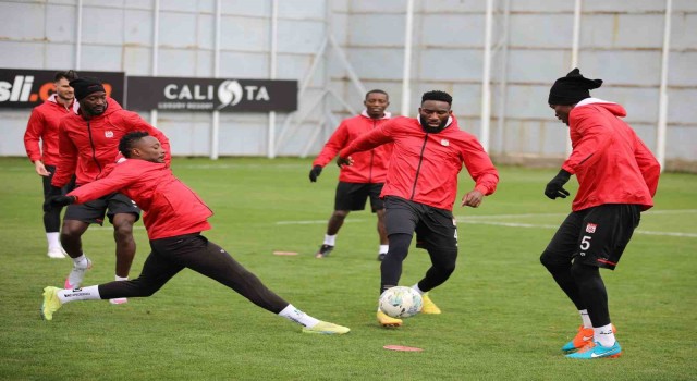 Sivasspor, Giresunspor maçına 3 puan parolasıyla hazırlanıyor