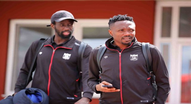 Sivasspor kafilesi 2 eksikle Giresuna gitti