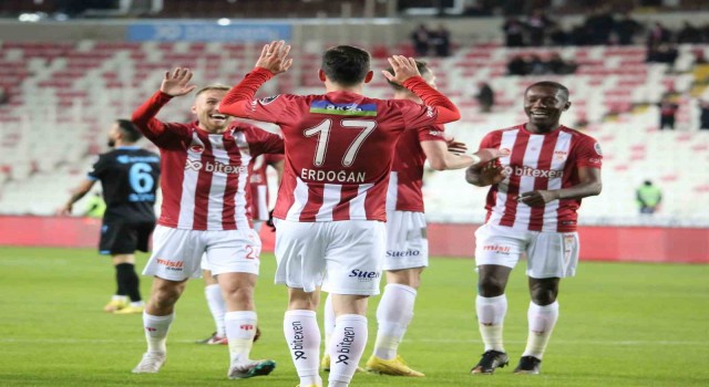 Sivassporlu Erdoğan Yeşilyurt gol sayısını 6ya yükseltti
