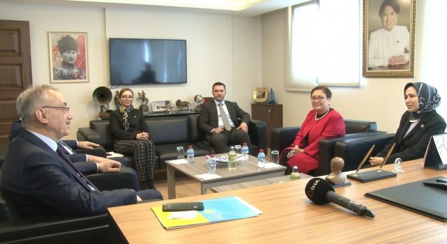 Siyasi partilerden İYİ Partiye bayram ziyareti
