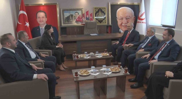 Siyasi partilerden Yeniden Refah Partisine bayram ziyareti