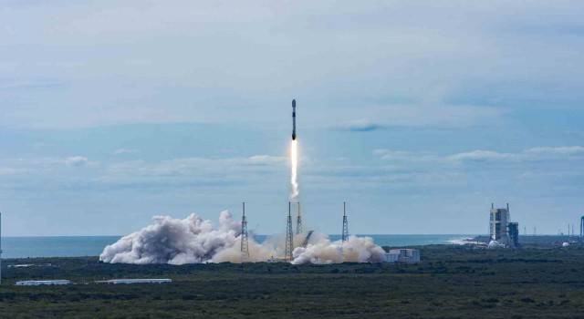 SpaceX, uzaya 21 adet 2nci nesil Starlink uydusu fırlattı