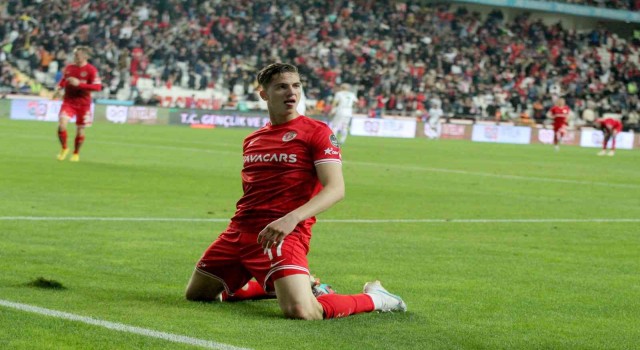 Spor Toto Süper Lig: Antalyaspor: 3 - Alanyaspor: 1 (Maç sonucu)