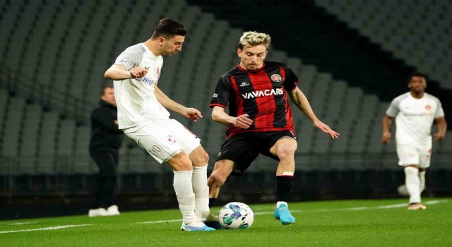 Spor Toto Süper Lig: Fatih Karagümrük: 0 - Ümraniyespor: 0 (Maç devam ediyor)
