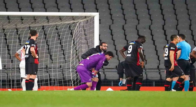 Spor Toto Süper Lig: Fatih Karagümrük: 2 - Ümraniyespor: 1 (İlk yarı)