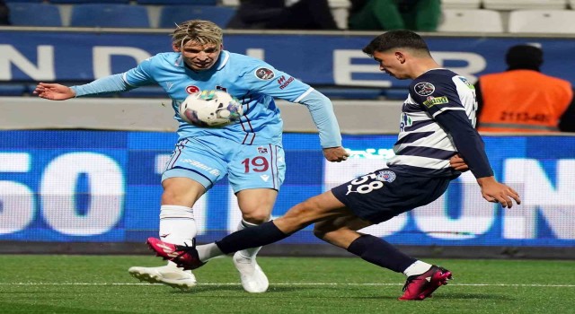 Spor Toto Süper Lig: Kasımpaşa: 1 - Trabzonspor: 0 (İlk yarı)