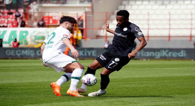 Spor Toto Süper Lig: Ümraniyespor: 0 - Konyaspor: 0 (İlk yarı)