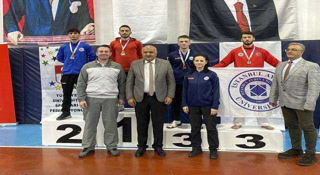 SUBÜlü karatecilerden 5 bronz madalya