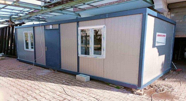 Tabloların geliriyle depremzede aileye konteyner ev alındı