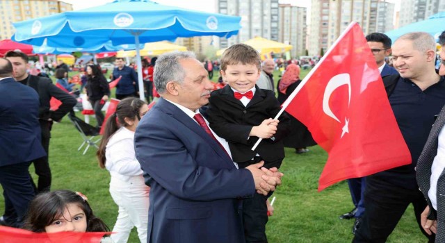 Talasta Çocuklara Çifte Bayram Coşkusu