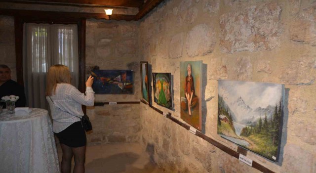 Tarsusta TADEKA Hizmet Binası kapıları sergiyle açıldı