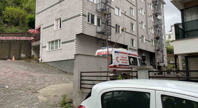 Tartıştığı adamı ayağından vurdu