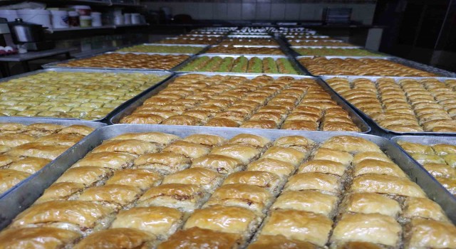 Tatlıcılarda bayram yoğunluğu başladı