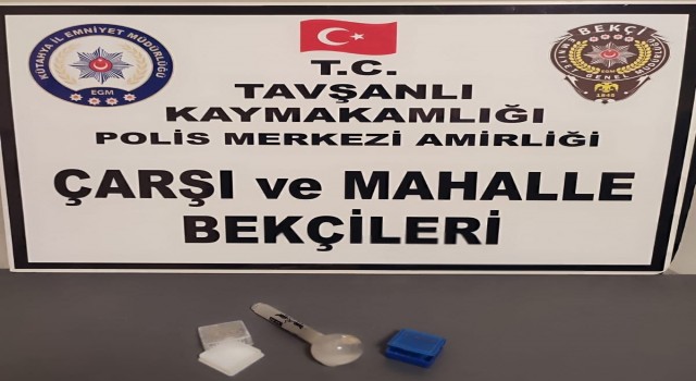Tavşanlıda altın kutusu içerisinde uyuşturucu
