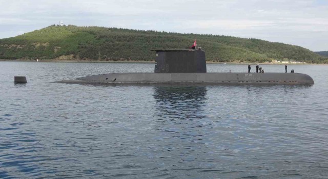 TCG Dumlupınar denizaltısında şehit olan 81 asker için anma töreni düzenlendi