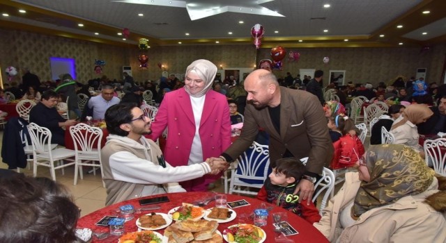 Tekkeköy Belediyesi afetzede aileleri iftarda buluşturdu