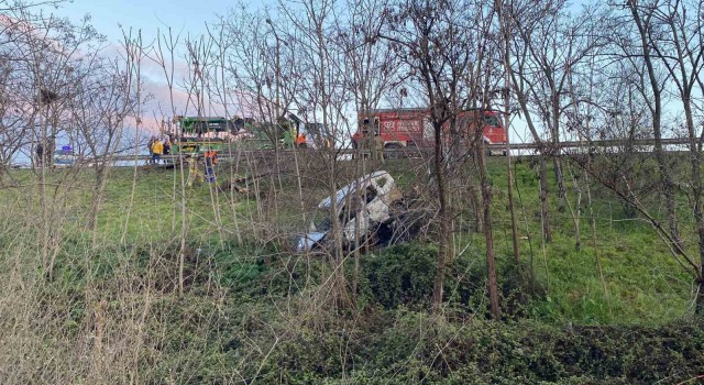 TEM Otoyolunda kontrolden çıkan otomobil şarampole yuvarlandı: 1 ölü