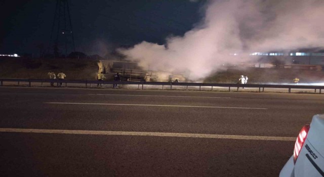 TEM Otoyolunda tır yangını