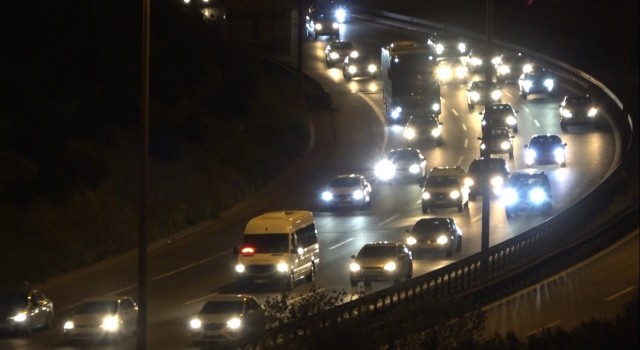 TEM Otoyolunun Kocaeli geçişine bayram trafiği yoğunluğu
