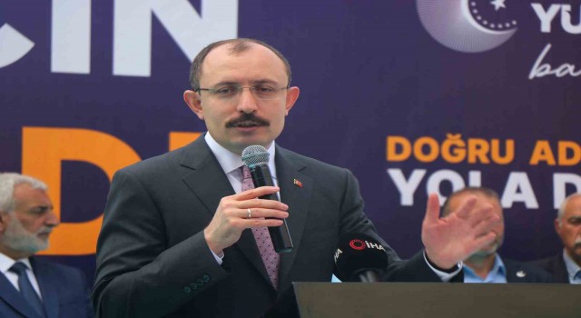Ticaret Bakanı Muştan Davutoğluna eleştiri: Elinde ne var ne yok fırlatıyor