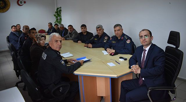 Toprakkale İlçesi’nde “Seçim güvenliği” toplantısı yapıldı